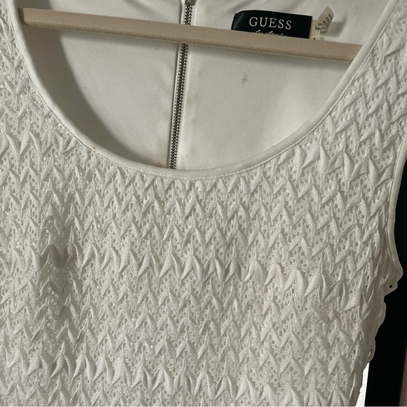 Ivory short dress. Guess size 4. Crochet look fabric. - Picture 3 of 4
